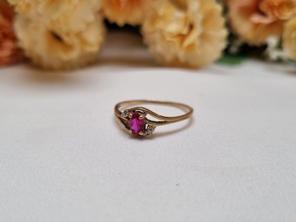 9ct Yellow Gold Red Stone Bypass Ring TW368664 - Image 6