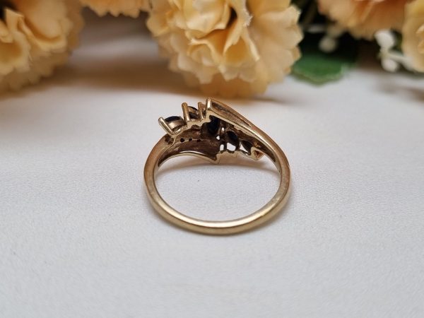9ct Yellow Gold Black Stone Bypass Ring TW367449 - Image 8