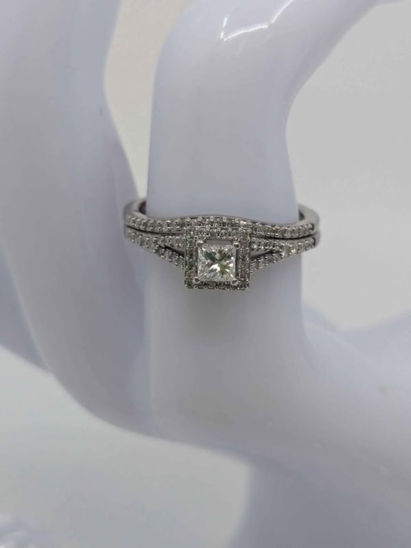 Ladies 9ct White Gold Diamond Engagement Ring - BL262553 - Image 5