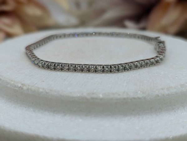 Ladies 9CT White Gold Diamond Tennis Bracelet (8.0gms) - BP366443 - Image 3