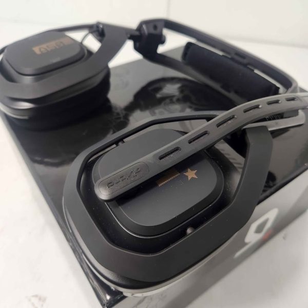 ASTRO GAMING A50 WIRELESS HEADSET & BASE STATION #GN358133 - Image 11