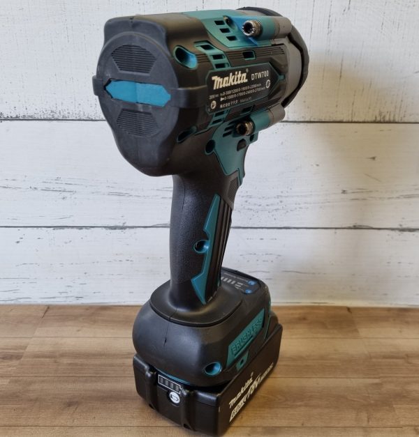 Makita 18V Impact Wrench TW366933 - Image 8