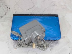 Nintendo 3DS XL Handheld Console - BP369055