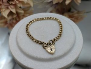 Ladies 9CT Yellow Gold Heart Padlock Curblink Bracelet (14.1gms) - BP289471