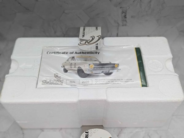 Classic Carlectables 1:18 1967 XR GT Ford Falcon Model Car - BP365197 - Image 4