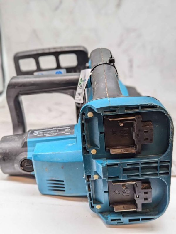 Makita 18Vx2 300mm Chainsaw Skin-Only (DUC302) - BP365714 - Image 3