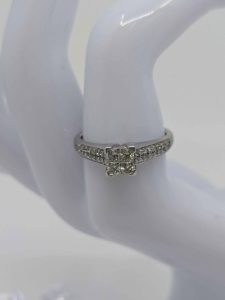 Ladies 9ct White Gold Diamond Engagement Ring - BL308945