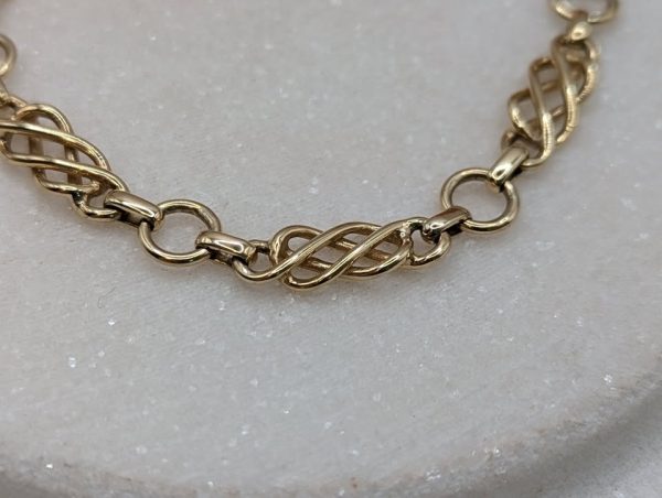 Ladies 9CT Yellow Gold Green Stone Claddagh Clasp Bracelet (13.8gms) - BP364039 - Image 4