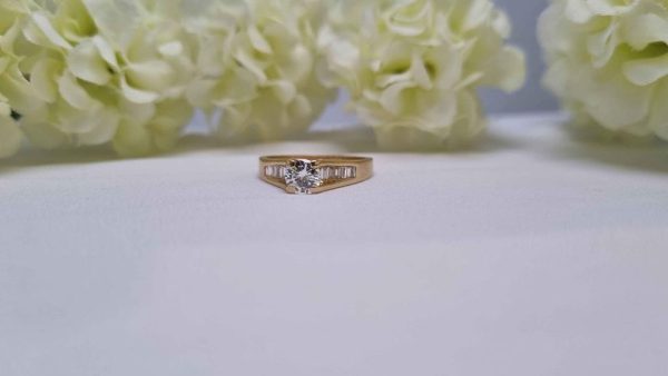 18ct Yellow Gold Channel Set with Floating Diamond Ring TW322621 - Image 39