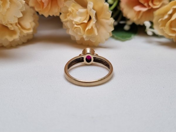9ct Yellow Gold Red Stone Solitaire Ring TW371052 - Image 4