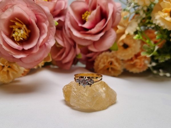 18ct Yellow and White Gold Diamond Ring TW342101 - Image 16