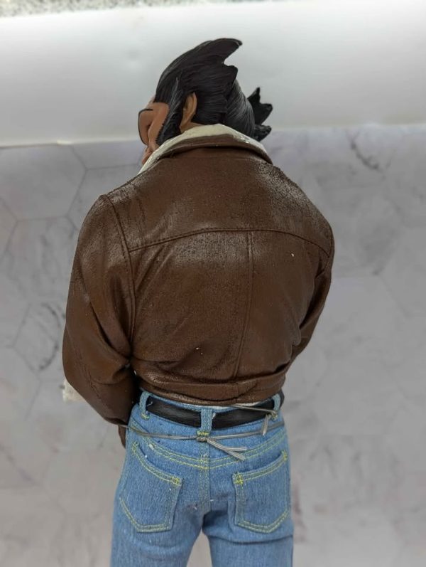 Sideshow Marvel 1/4 Scale Logan Wolverine Collectable Figure - BP367863 - Image 8