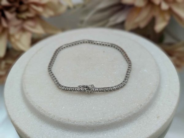 Ladies 9CT White Gold Diamond Tennis Bracelet (8.0gms) - BP366443