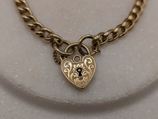 Ladies 9CT Yellow Gold Heart Padlock Curblink Bracelet (14.1gms) - BP289471 - Image 2