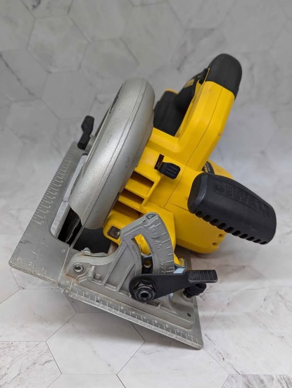 DeWalt 18V XR Brushless 184mm Circular Saw Skin-Only (DCS570) - BP366585 - Image 2