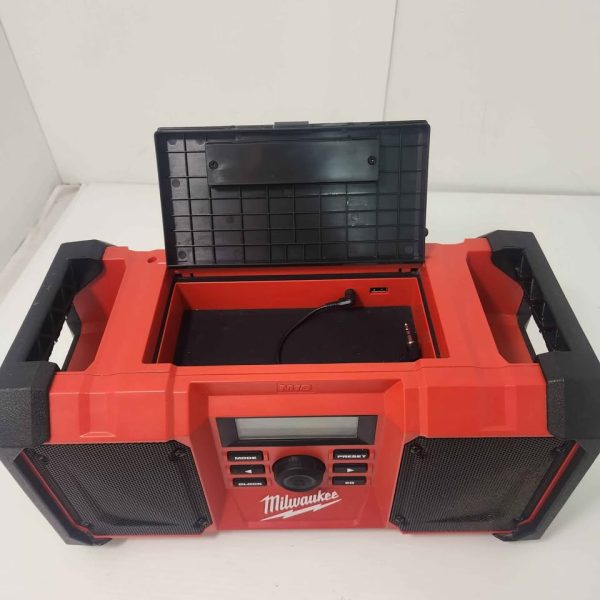 MILWAUKEE JOBSITE RADIO #GN364057 - Image 12