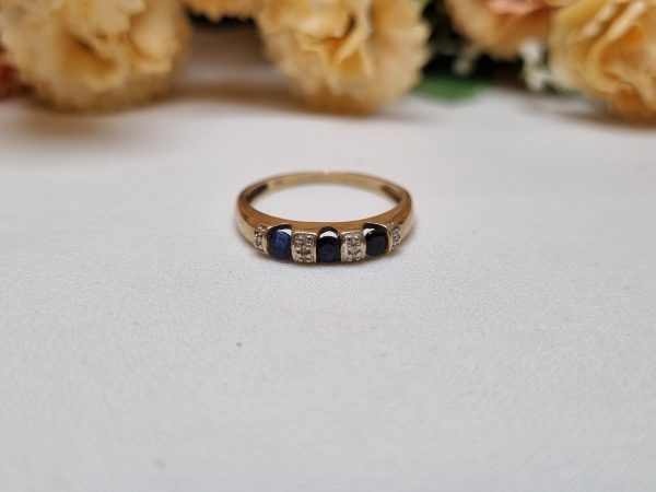9ct Yellow Gold Blue Three Stone Ring TW368713 - Image 2