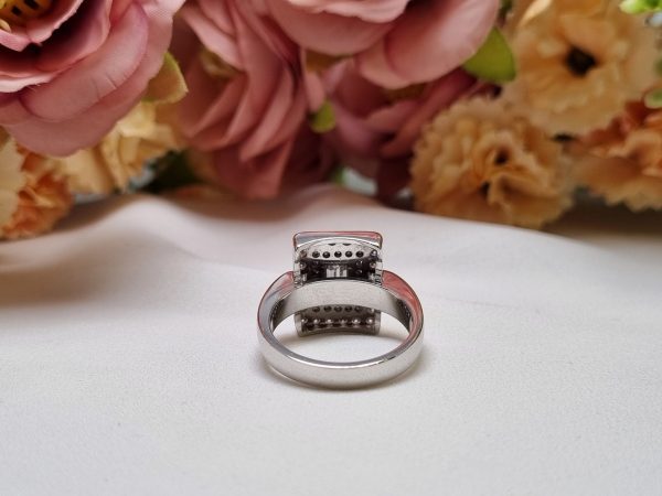 18ct White Gold and Diamond Ring TW344683 - Image 18