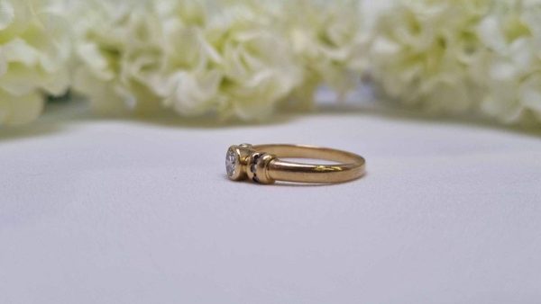 19ct Yellow Gold Bezel/Bar Set Ring TW305910 - Image 24