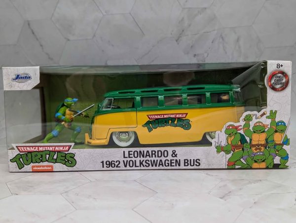 Jada TMNT Leonardo & 1962 Volkswagen Bus Collectable Model Car - BP367258