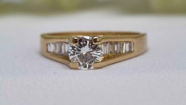 18ct Yellow Gold Channel Set with Floating Diamond Ring TW322621 - Image 34