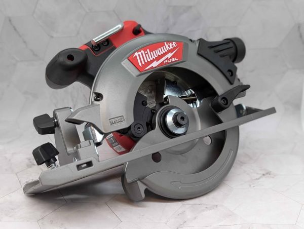 Milwaukee 18V 165mm Circular Saw Skin-Only (M18CCS55) - BP368656