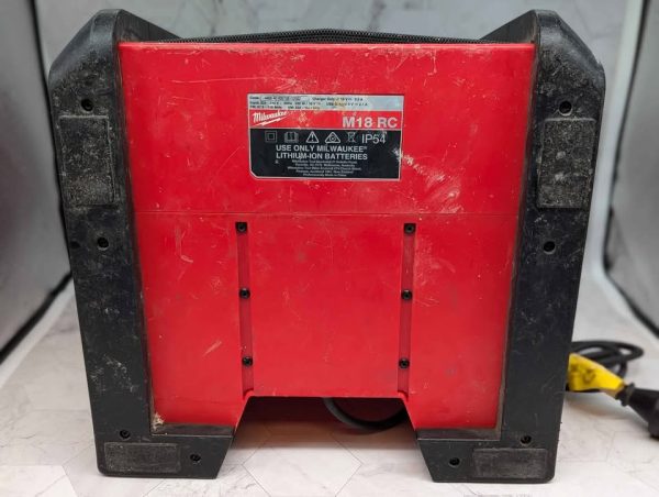 Milwaukee 18V Jobsite Radio/Charger Skin-Only (M18RC) - BP367103 - Image 7