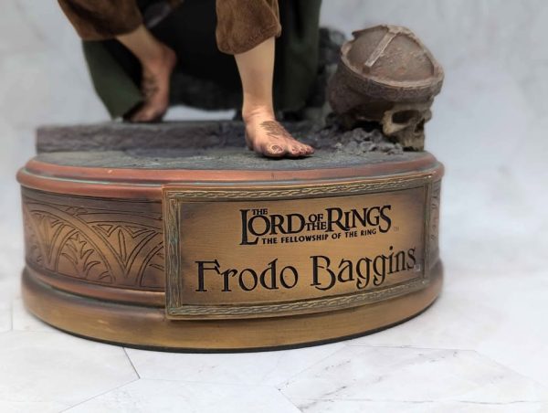 Sideshow Lord of the Rings Frodo Baggins 1:4 Premium Format Figure - BP367871 - Image 6