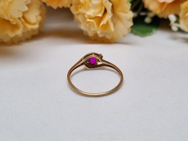 9ct Yellow Gold Red Stone Bypass Ring TW368664 - Image 8