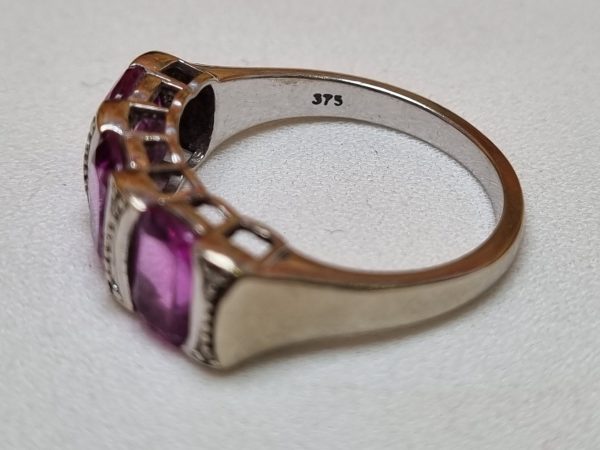 9ct White Gold Pink Three Stone Ring TW344245 - Image 7