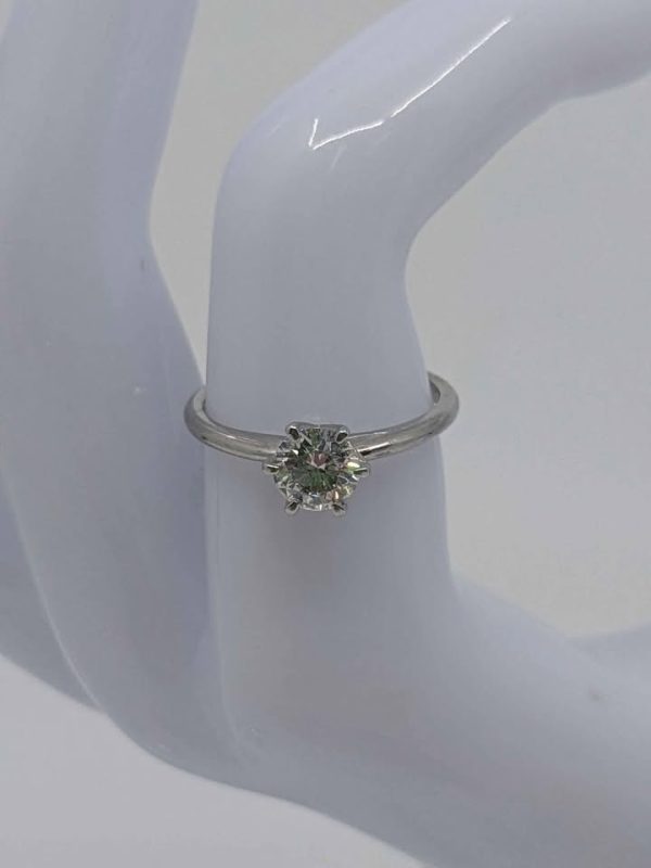 Ladies 18ct White Gold Diamond Solitaire Ring - BL292831