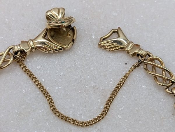 Ladies 9CT Yellow Gold Green Stone Claddagh Clasp Bracelet (13.8gms) - BP364039 - Image 9