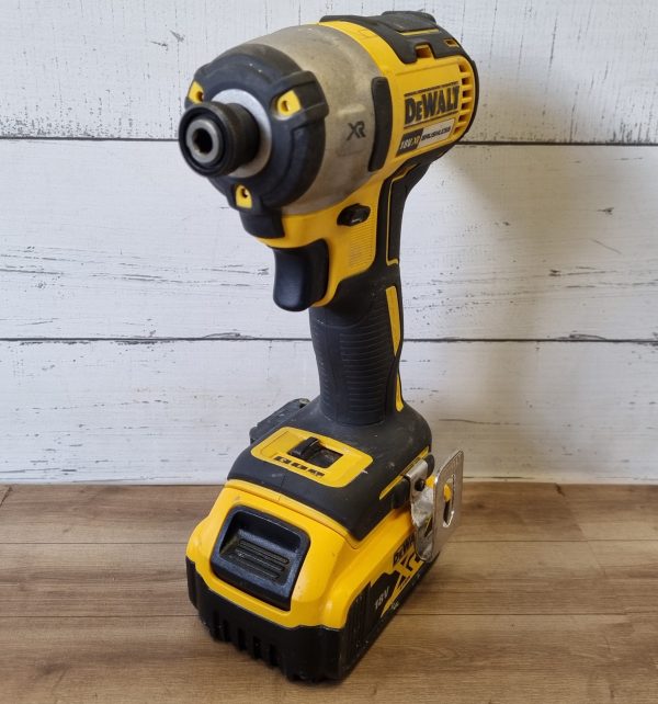 DeWalt 18V Impact Driver TW355686 - Image 7