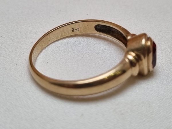 9ct Yellow Gold Red Stone Solitaire Ring TW371052 - Image 7