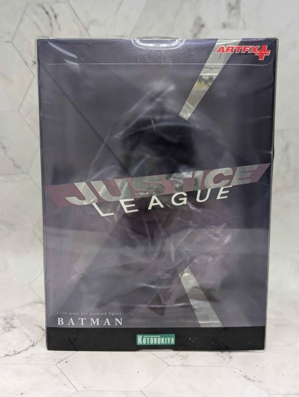 Kotobukiya Batman 1/10 Pre-Painted ArtFX+ Figure - BP368402 - Image 5