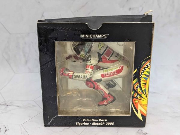 Minichamps 1:12 Valentino Rossi Figurine (MotoGP 2005) - BP365194 - Image 3