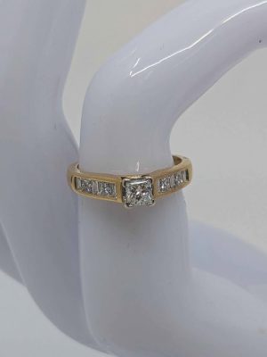 Ladies 18ct Yellow Gold Diamond Wedding Ring - BL274295
