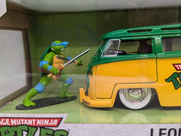 Jada TMNT Leonardo & 1962 Volkswagen Bus Collectable Model Car - BP367258 - Image 2