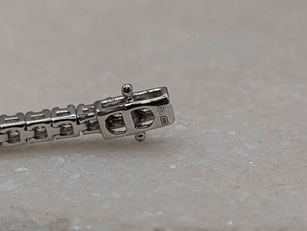 Ladies 9CT White Gold Diamond Tennis Bracelet (8.0gms) - BP366443 - Image 8