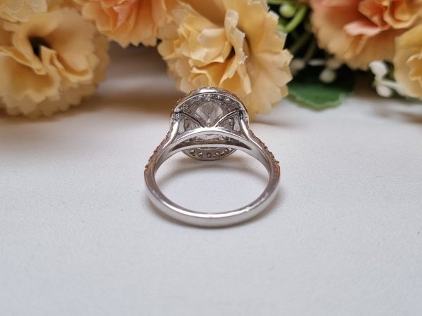 9ct White Gold Diamond Halo Ring TW367448 - Image 8