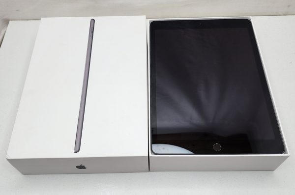 Apple iPad 7th Gen Wifi + Cellular 128GB w/ Charger - IP369297 - Image 10