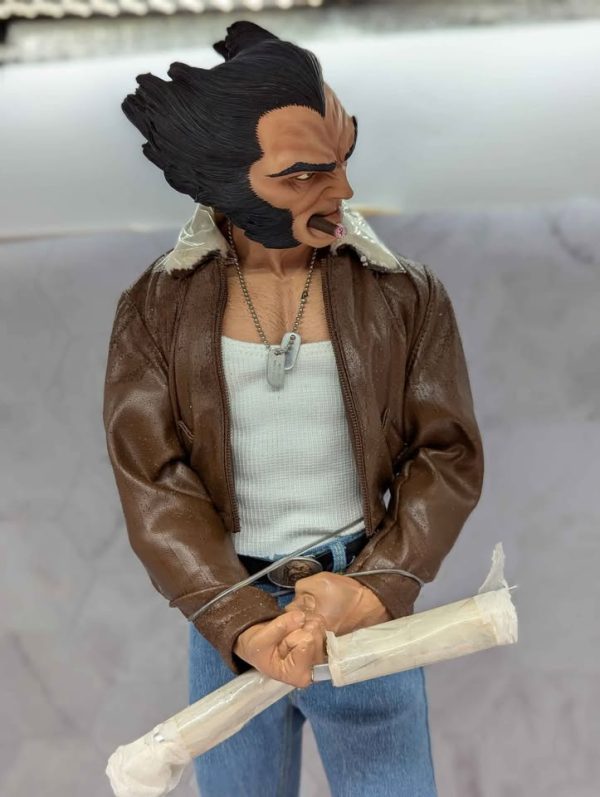 Sideshow Marvel 1/4 Scale Logan Wolverine Collectable Figure - BP367863 - Image 4