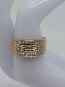 Ladies 9ct Yellow Gold Diamond Ring - BL323163