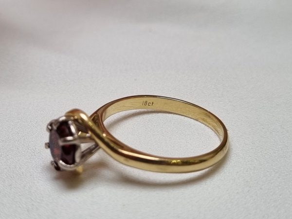 18ct Yellow and White Gold Garnet Ring TW344679 - Image 23