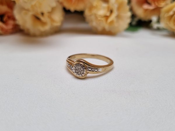 9ct Yellow Gold Cluster Ring TW354097 - Image 17