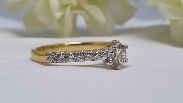 18ct Yellow & White Gold Diamond Ring TW319912 - Image 24