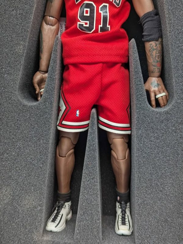 Enterbay 1/6 Scale Real Masterpiece NBA Dennis Rodman Collectable Figure - BP367866 - Image 4