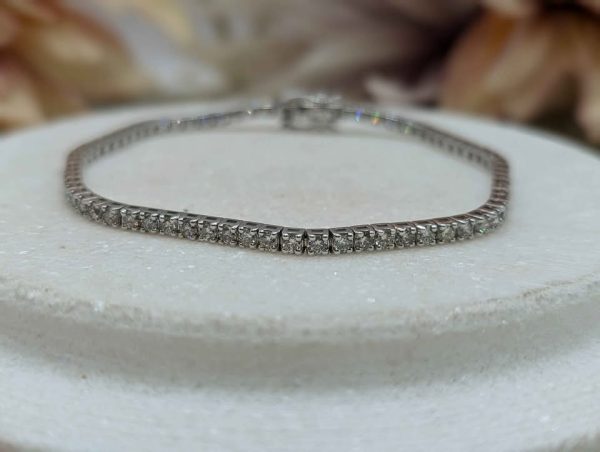 Ladies 9CT White Gold Diamond Tennis Bracelet (8.0gms) - BP366443 - Image 4
