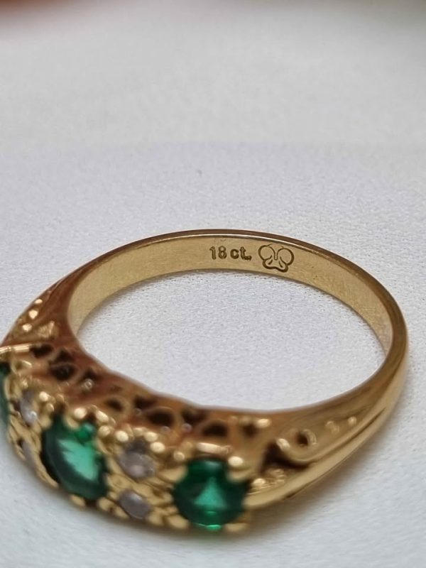 LADIES 18CT YELLOW GOLD GREEN STONED RING TW366055 - Image 10