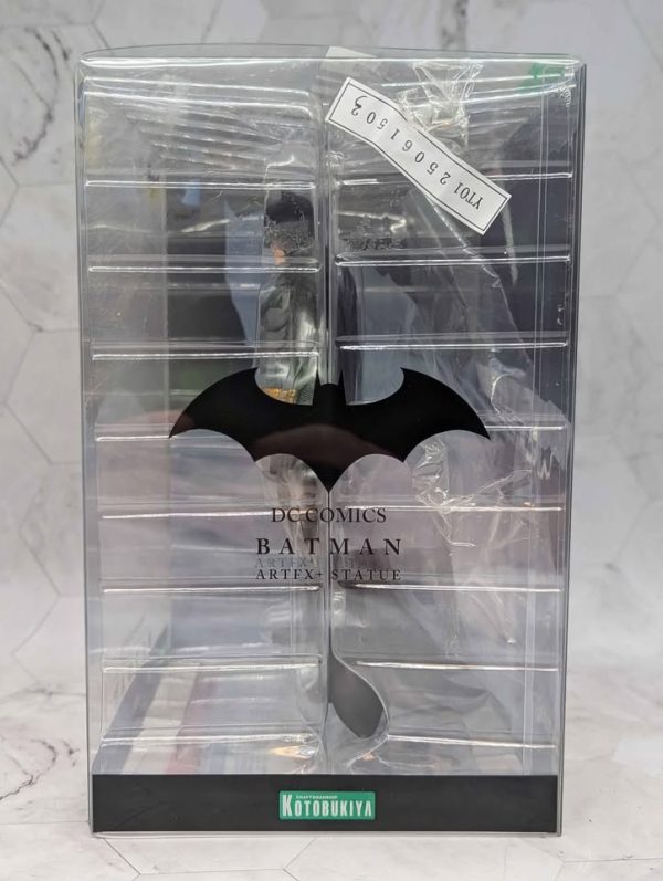 Kotobukiya Batman 1/10 Pre-Painted ArtFX+ Figure - BP368402 - Image 6